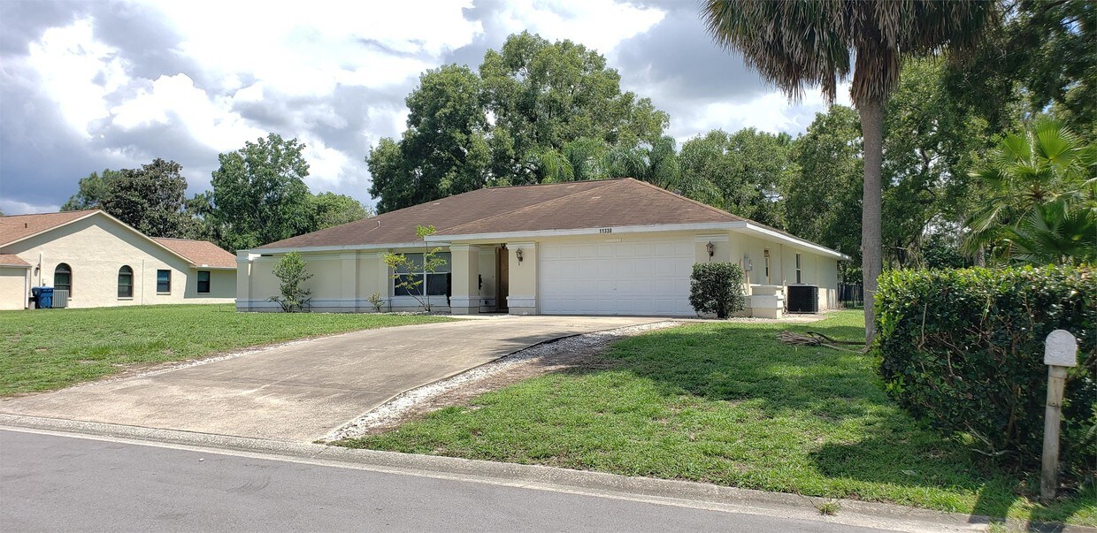 Primary Photo - 11330 Long Hill Ct