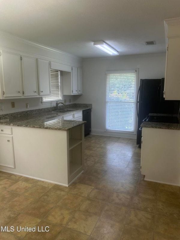 Building Photo - 204 Foxwood Cove