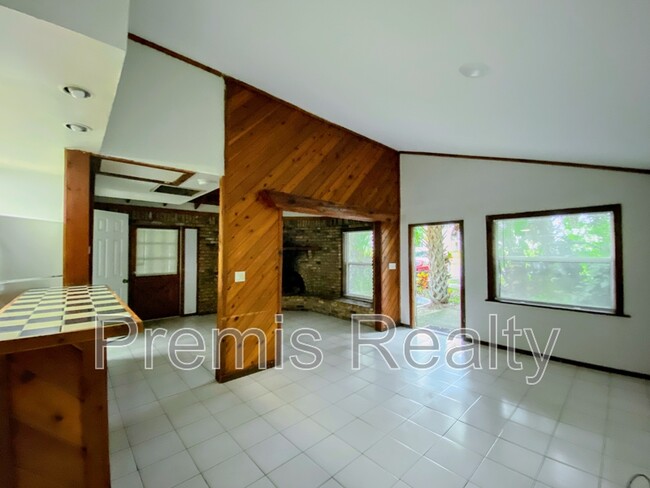 Foto del edificio - 2686 Sunset Dr
