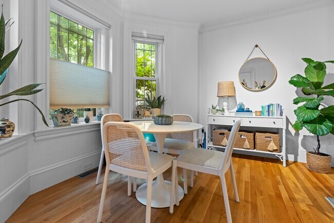 Foto del edificio - 72 W Rutland Square