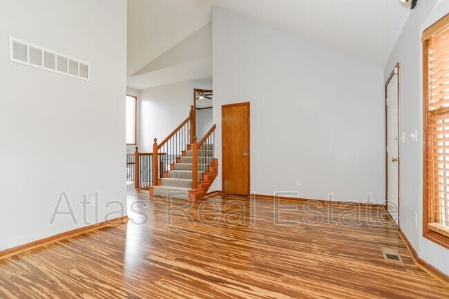 Building Photo - 6438 Roundtree St