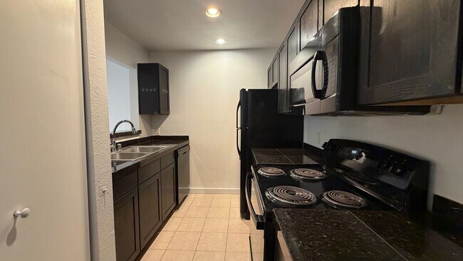 Foto del edificio - 4123 Avondale Ave