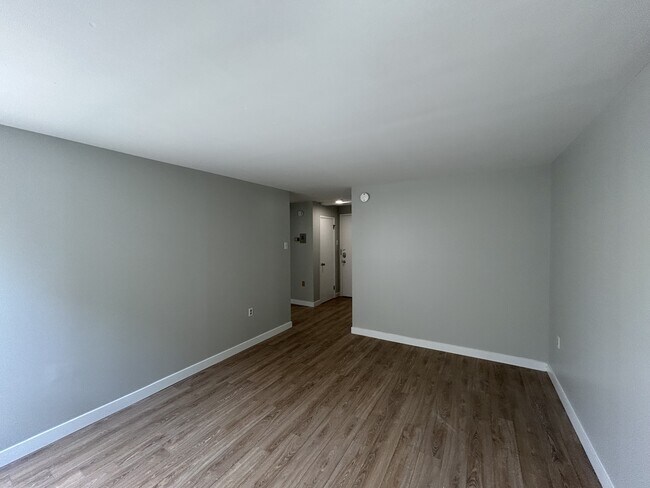 Photo du bâtiment - 5222-5222 Green St