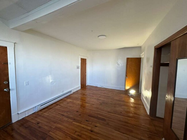 Foto del edificio - 1288 W 83rd St