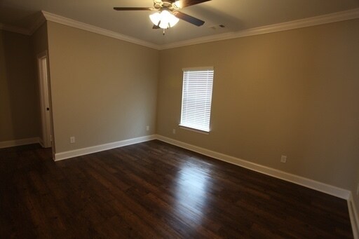 Foto del edificio - Downs Way Duplex Available for August!