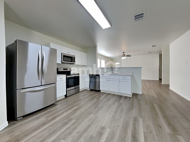 Foto del edificio - 2912 Mockingbird St