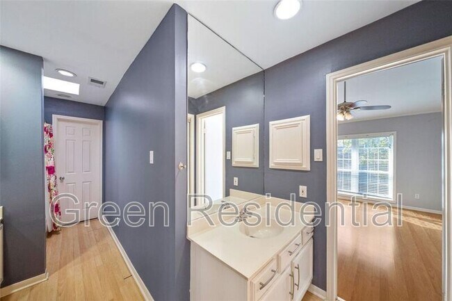Foto del edificio - 2221 Stanford St