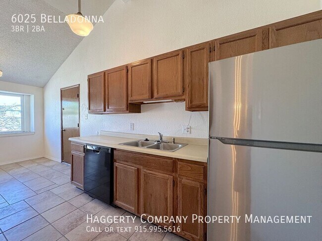 Building Photo - 6025 Belladonna-