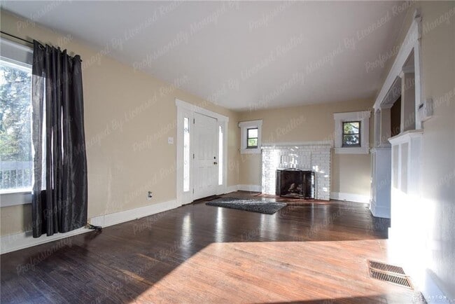 Building Photo - 2926 Robin Rd