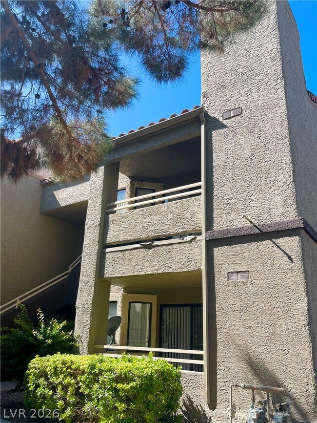 Building Photo - 5042 S Rainbow Blvd