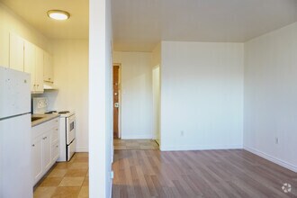 Building Photo - 2448 Carling Ave