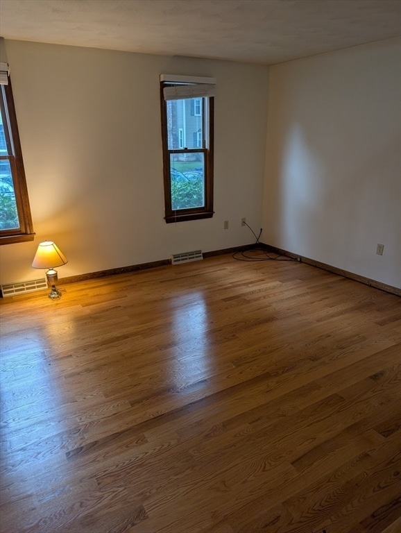 Building Photo - 328 Wellman Ave