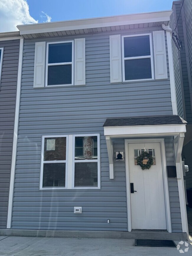 Building Photo - 1108 Freyburg St