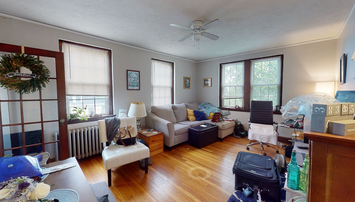 Primary Photo - 119 College Ave