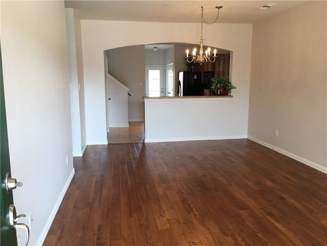 Building Photo - 575 S Virginia Hills Dr