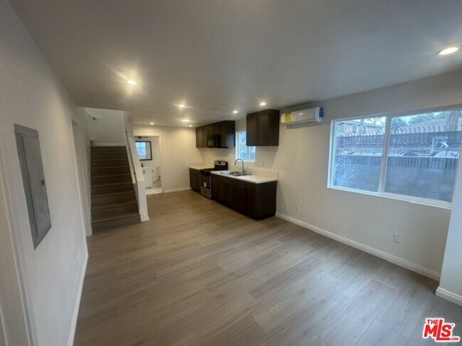Foto del edificio - 1012 E 73rd St