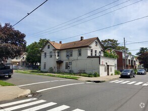 Building Photo - 109 Chapel St