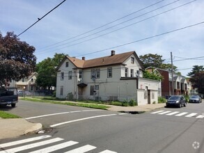 Building Photo - 109 Chapel St