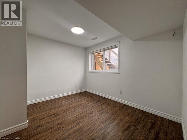 Building Photo - 28 Mulberry Ln