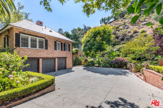 Foto del edificio - 1001 Rivas Canyon Rd