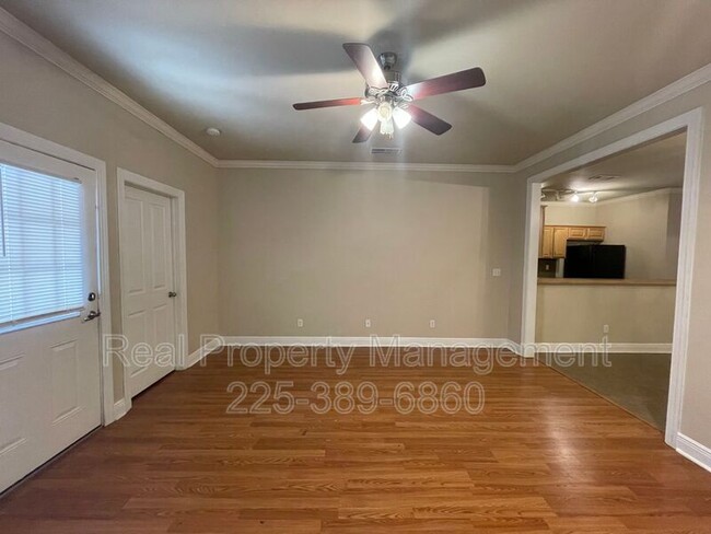 Building Photo - 809 Summer Breeze Dr
