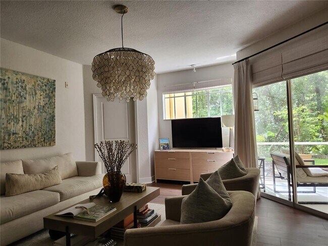 Foto del edificio - 5125 Palm Springs Blvd