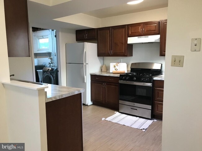 Foto del edificio - 4917 McCall St