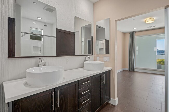 Foto del edificio - Resort Style 2BD Townhome in Origen at Civ...