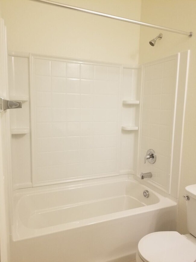 Building Photo - Great Home in Gated Community