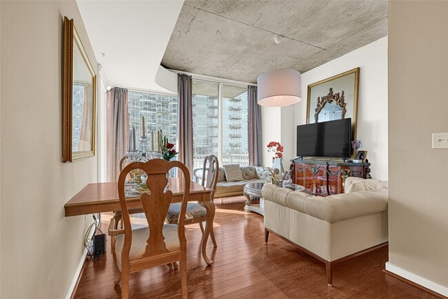 Foto del edificio - 5925 Almeda Rd