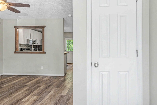 Foto del edificio - 103 Meadowbrook Ln
