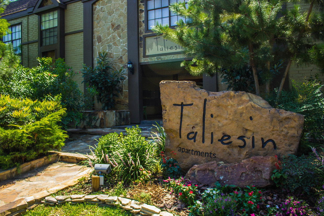 Taliesin Front Entrance - Taliesin Apartments