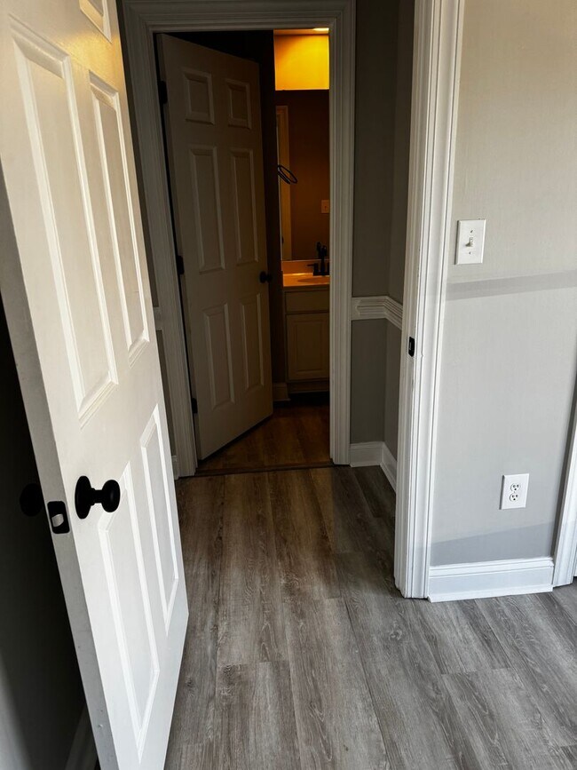 Foto del edificio - REDBUD TOWNHOUSES