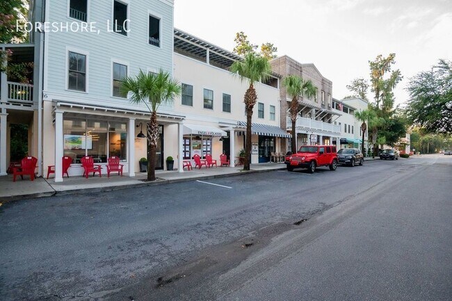 Foto del edificio - Brand New Old Town Bluffton Two Bedroom Ap...