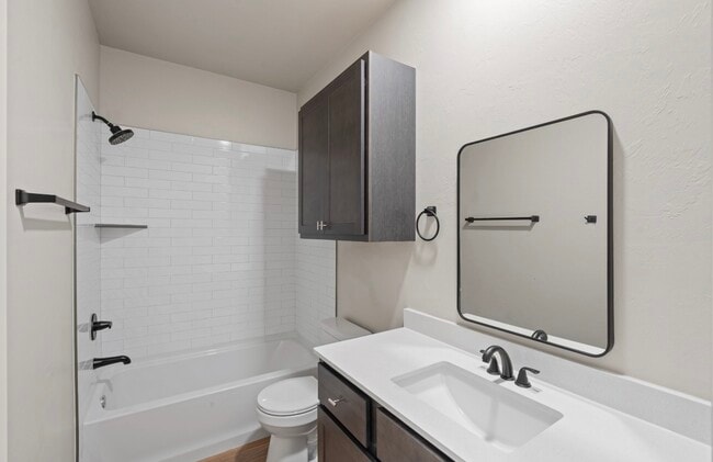 Building Photo - 5130 Brooke Rd