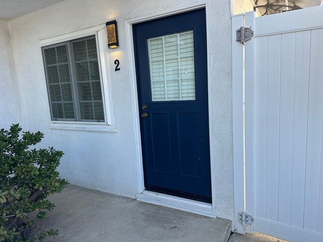 Front door unit 2 - 951 McCarthy Ct