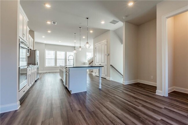 Building Photo - 1662 Mountain Top Ln SE
