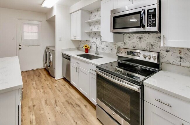 Foto del edificio - 9303 Hammerly Blvd
