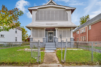 Building Photo - 2826 E 124th St