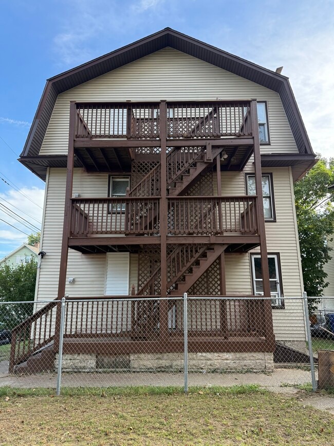 Building Photo - 330 Hollister St