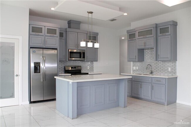 Building Photo - 6 South St