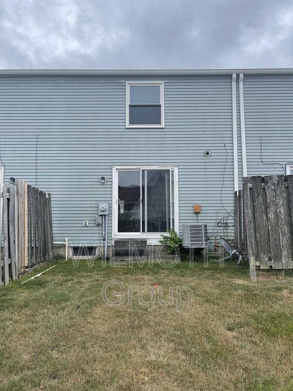 Primary Photo - 10194 Dedham Dr