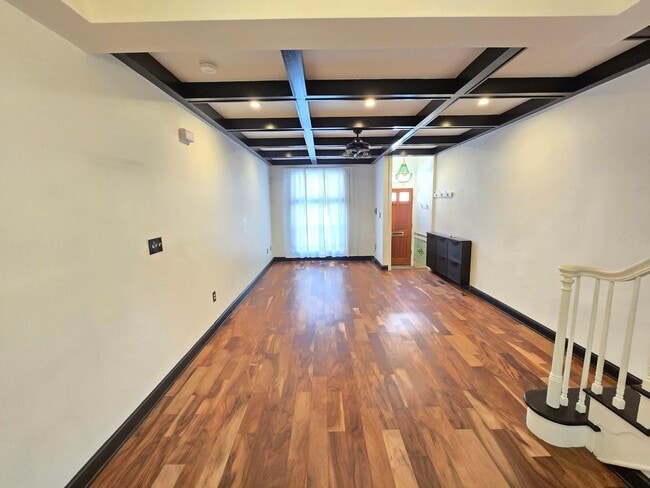 Building Photo - Beautiful 3 Bedroom 2 Bathroom East Baltim...