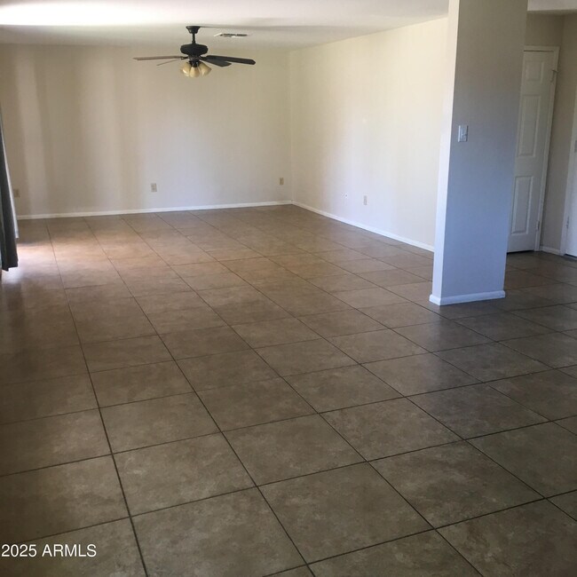 Building Photo - 3747 E Winchcomb Dr