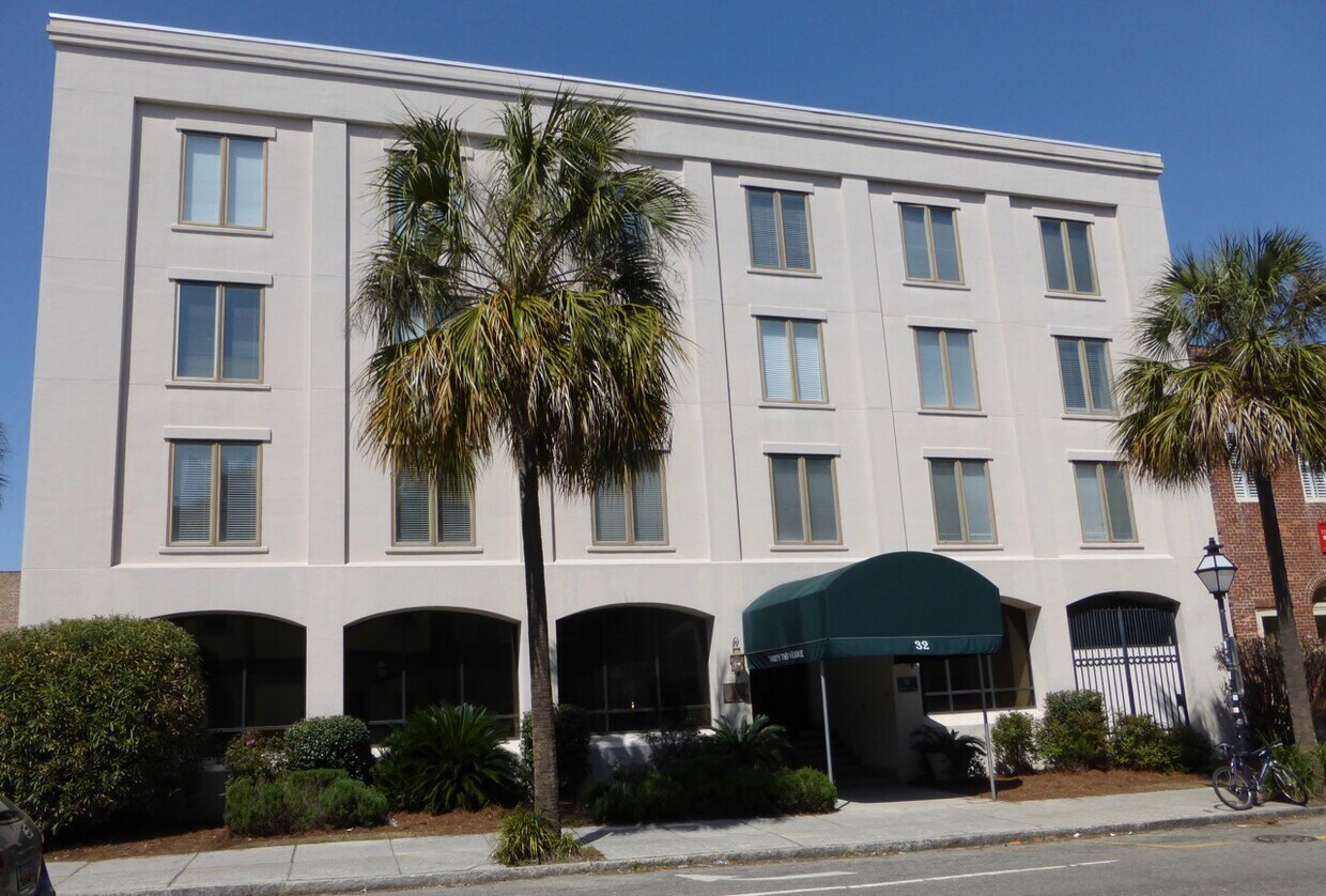 32 Vendue Range, Charleston, SC 29401 Townhouse for Rent in