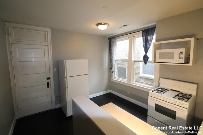 Building Photo - 4223 N Elston Ave