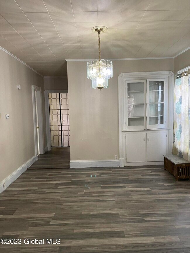 Foto del edificio - 1576 Carrie St