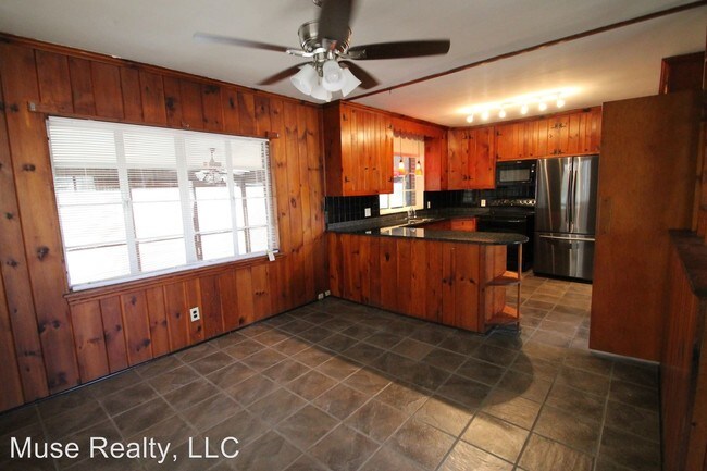 Foto del edificio - 3 br, 1.5 bath House - 2845 Blaney Road
