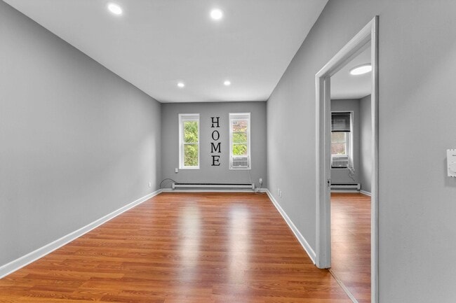 Foto del edificio - 248 Clendenny Ave