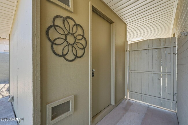 Foto del edificio - 2428 E La Jolla Dr